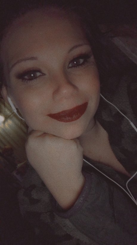 ShannonsShenanigans model adult photo