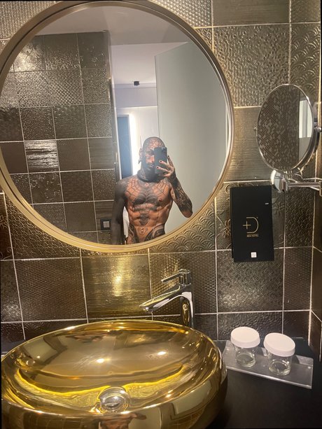 Shaymann Tattoo sex model image