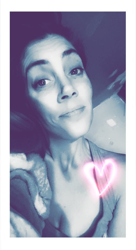 NaughtyNessa pornstar free galleries