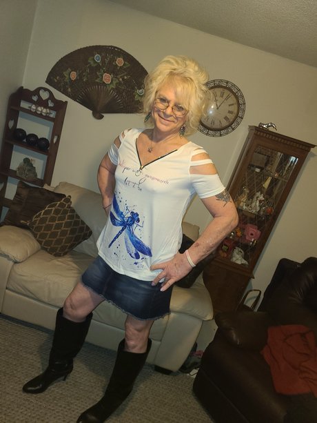 Naughty Dana pornstar art pic