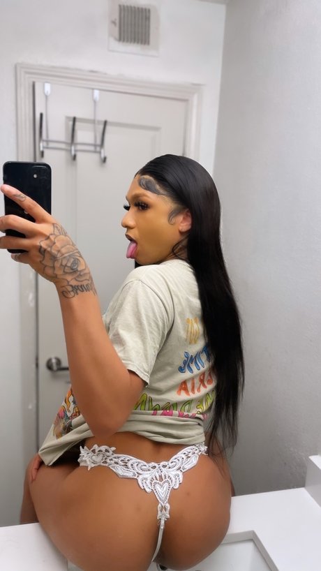 Miss WetMouthh star pretty picture