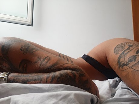 Morenita Bombon_ art actress photo