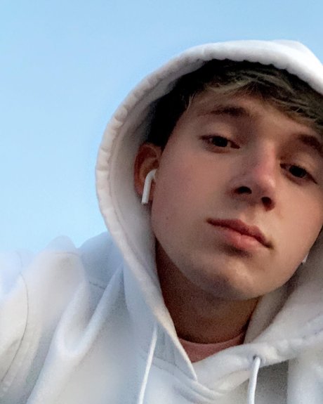 EastTwink model nudes images