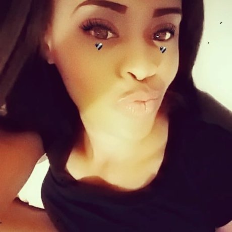 SheMoLitty nudes model pictures