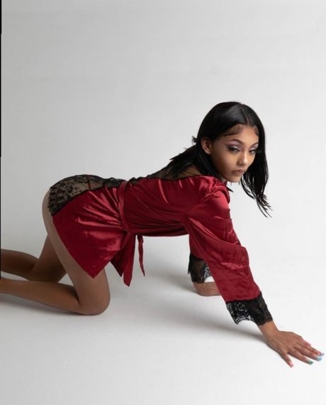 Sexy lit foreign hot model pictures