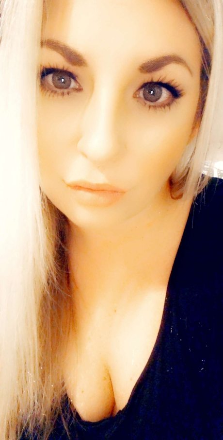 Linzi_ nude pornstar images