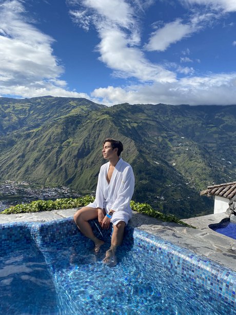 JPM naked actress picture