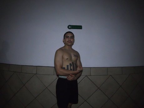 Suave93 sex model pictures