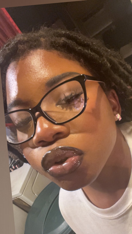 Meeshaaa_ pretty actress pics