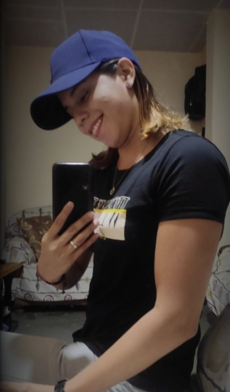 Liss G porn model pictures