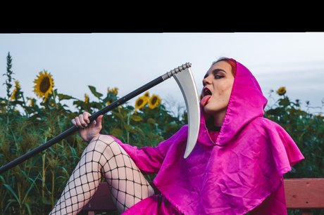 RedThread pornstar adult photos