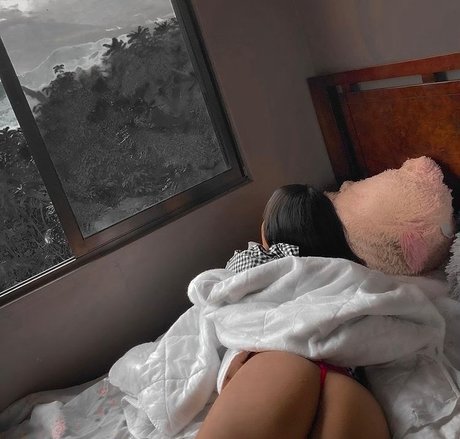 Yourrmommy erotic model pics