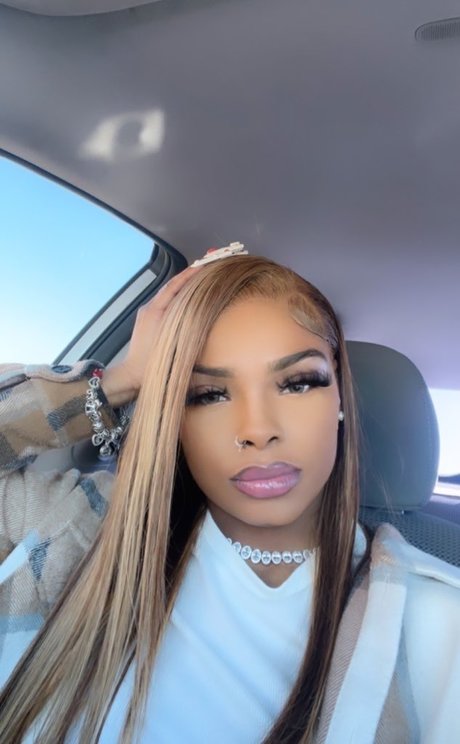 _KayyKreamm_ star high quality image