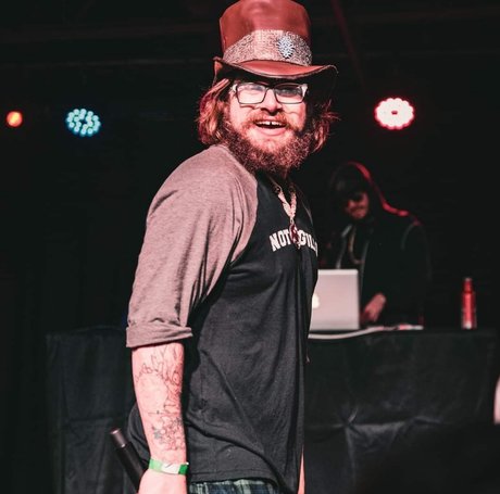 The Wizardly Toke erotic actress photo