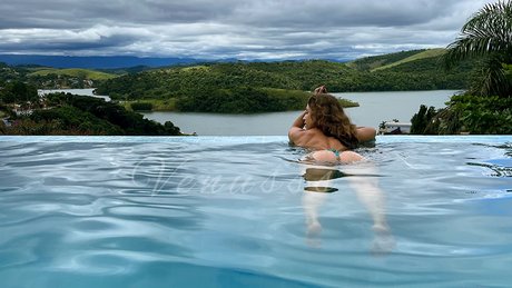 V nus star nude photo