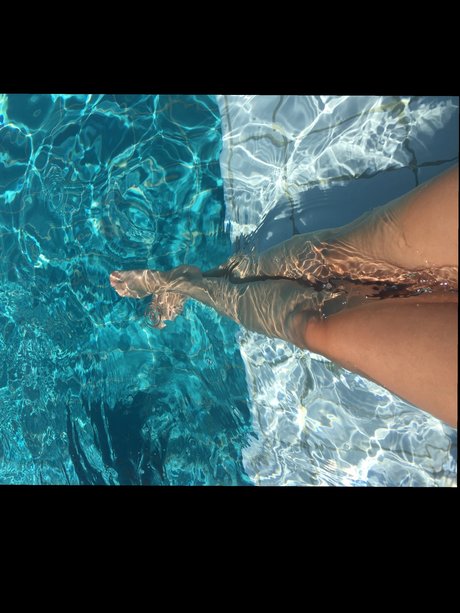 LonglegsVik pretty actress gallery