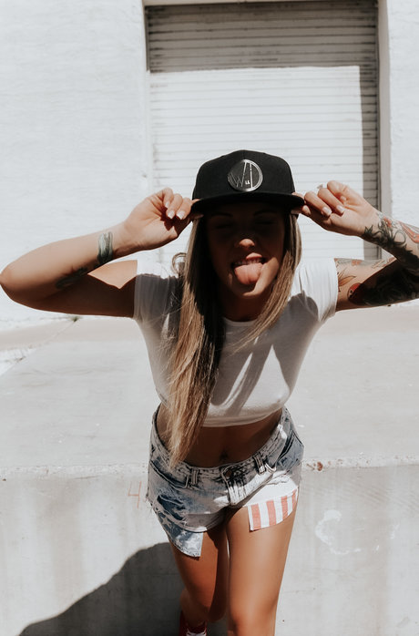 MISTRESS OF THE HOUSE pornstar hd pic