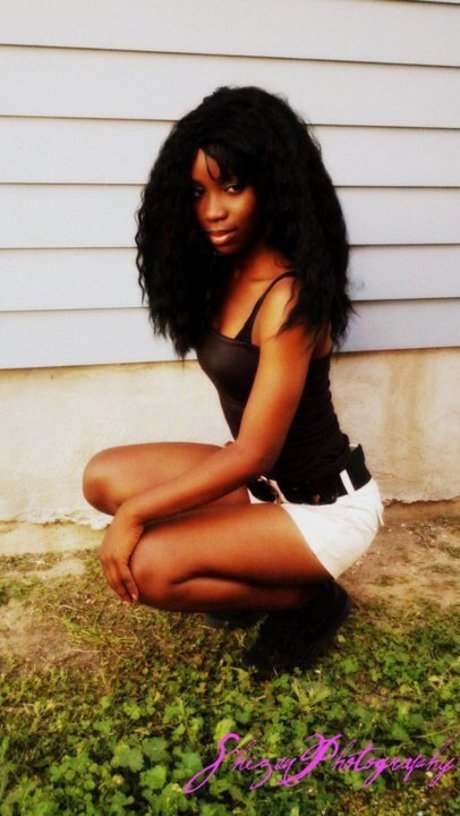 Dis Shorty Badd pornstar sexy image