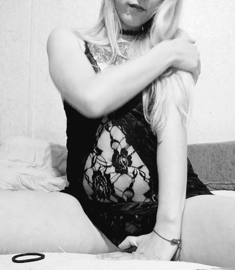 Alesana model perfect pictures