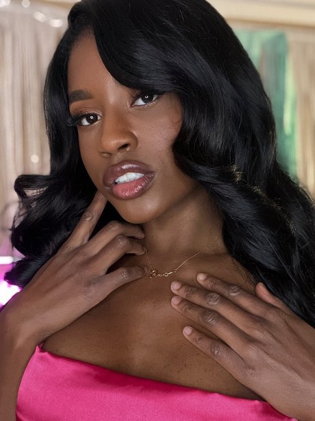 Nicole Kitt pornstar erotic pic