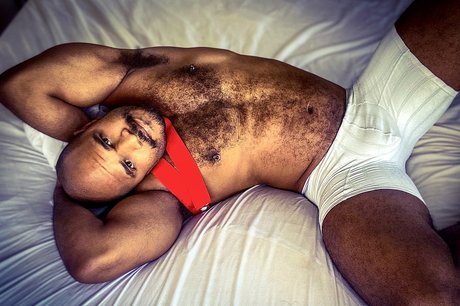 Mr Edir naked model pic