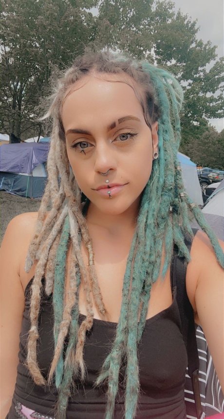 Navi Rose model top archive