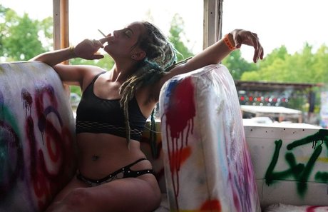 Navi Rose star adult pics