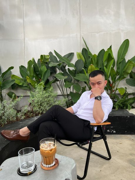 Tr ng Nh n star hot images