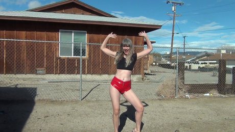 Sally Mullins Funny erotic model picture