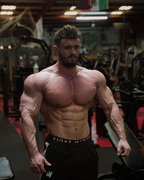 Mike Oxlong star nude image