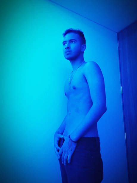 Uribel GG star pornographic photos