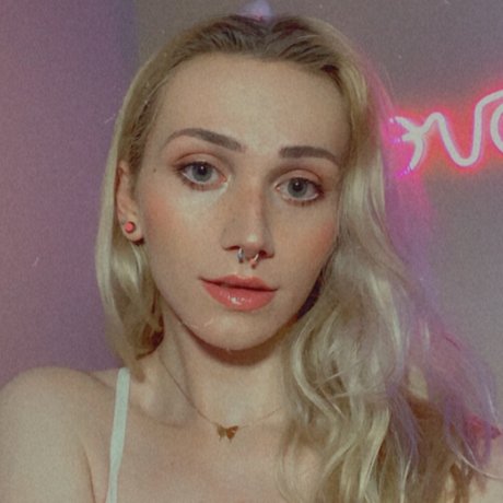 _Dove_ erotic actress photo