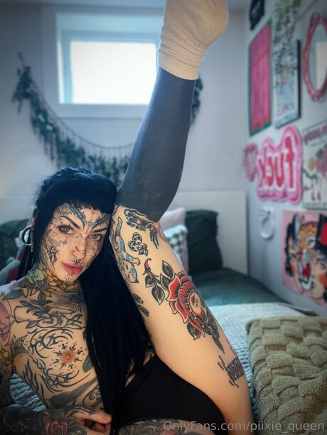 Piixiequeen porn star pic