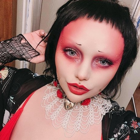 Porcelain Pixie free model galleries