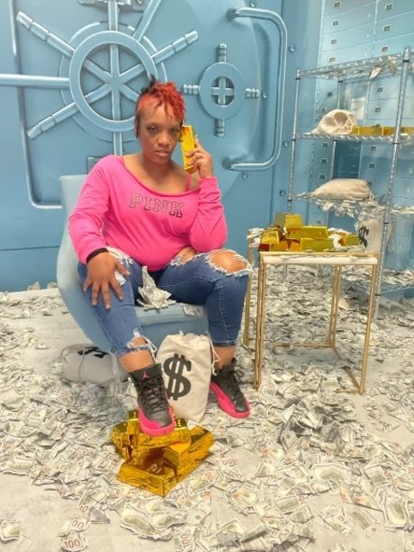 Bigbootie Banks pornstar art photo