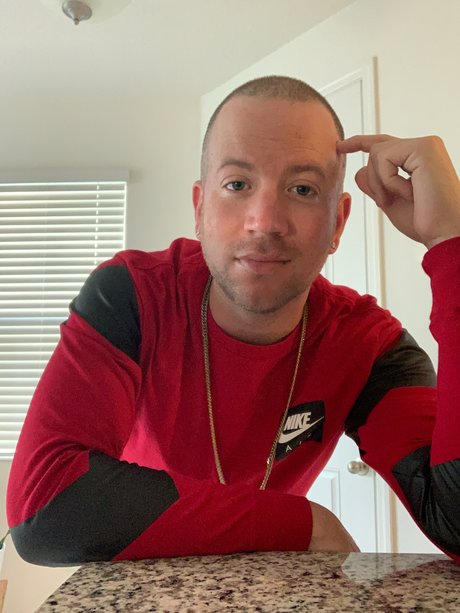 SelfmadeOfficial nude actress image