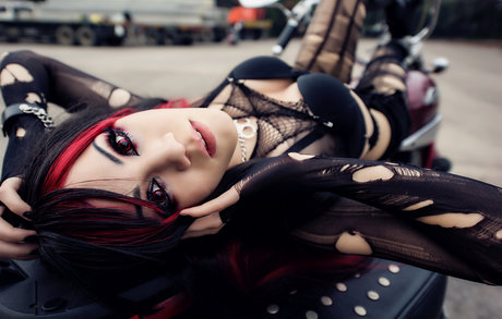 Sarah Obscura model adult image