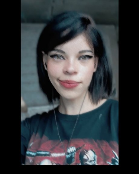 u221209420 pretty actress img