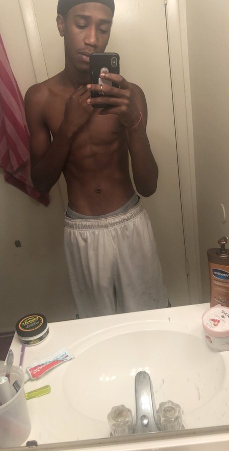 11 inch monster xxx pornstar pic