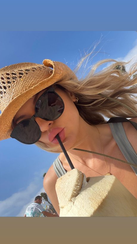 Ashley Schultz model nice pictures