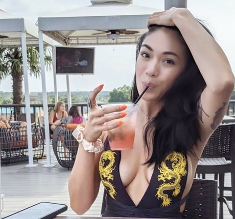 Reyna Morena star erotic picture