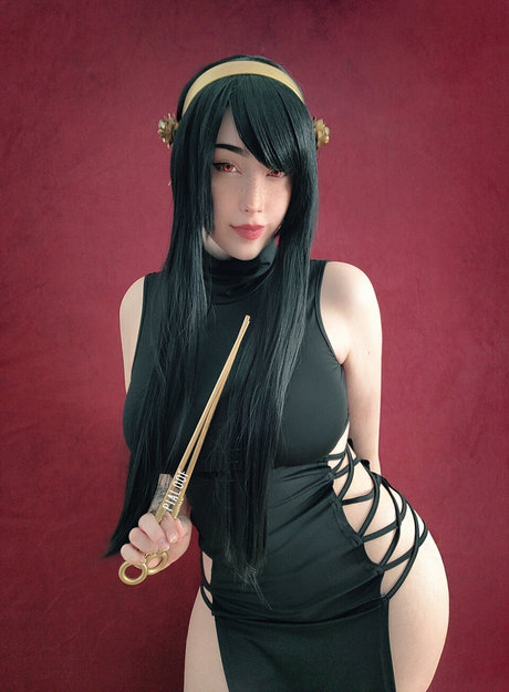 Pialoof nude actress picture