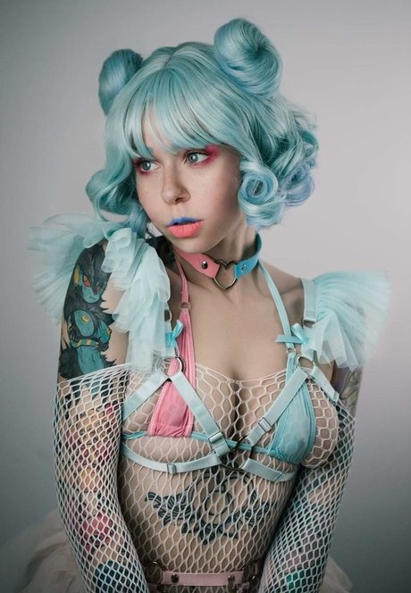 RiiniMoon hot star picture