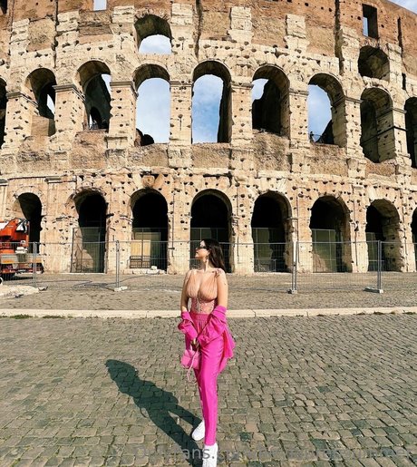 Lauren Summer adult model image