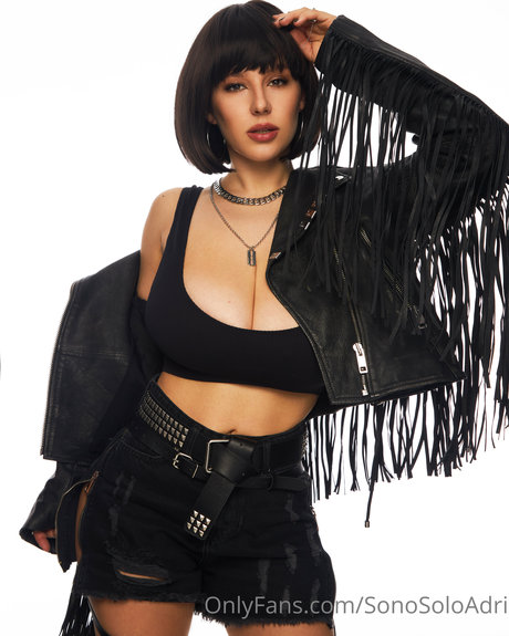 lips onlyfans erotic picture