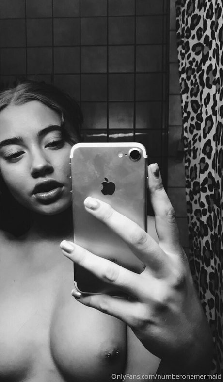 numberonemermaid art actress img