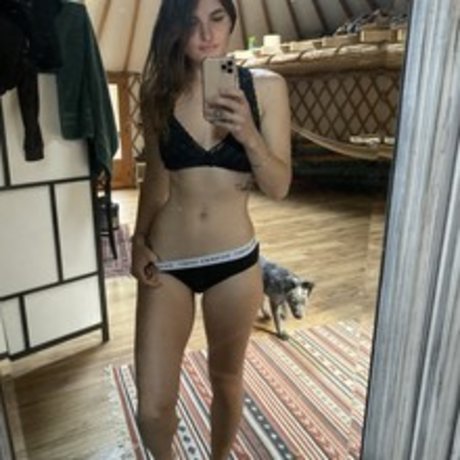 Nicolle Love pornographic star img