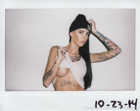 Jennifer Lynn VIP model nude archive