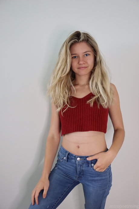 astropoetrising erotic model img