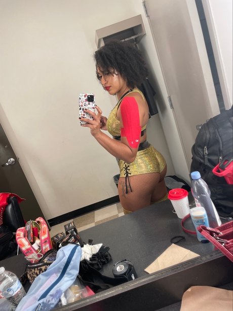 babe brunette onlyfans beautiful naked pictures